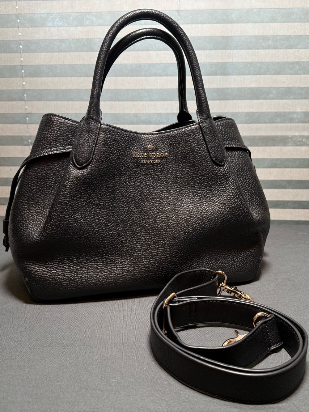 Kate Spade large dumpling in black